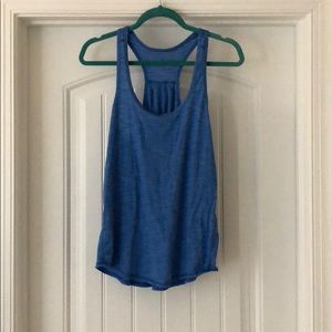Lululemon tank top with open slit in back